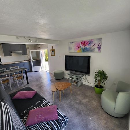 Jolie T2 Independant Dans Une Villa Sollies-Ville Exteriör bild